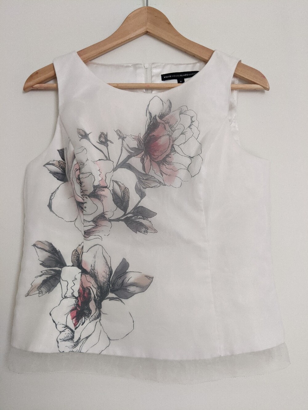 White House Black Market White Floral Embellished Sleeveless Top